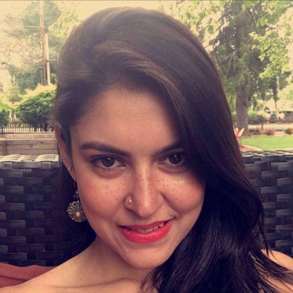 Meet your Posher, Zoya